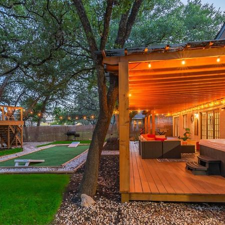 Luxurious Home With Hot Tub & Tree Deck By 6Flags 샌안토니오 외부 사진