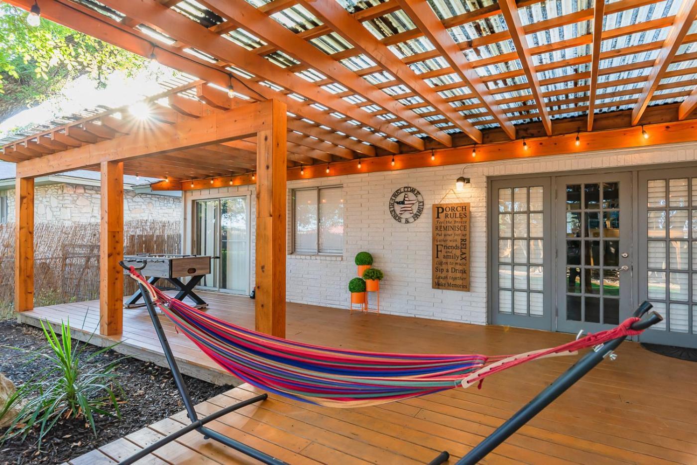 Luxurious Home With Hot Tub & Tree Deck By 6Flags 샌안토니오 외부 사진